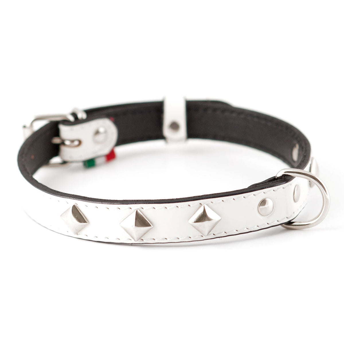 Dela Pyramid Collars