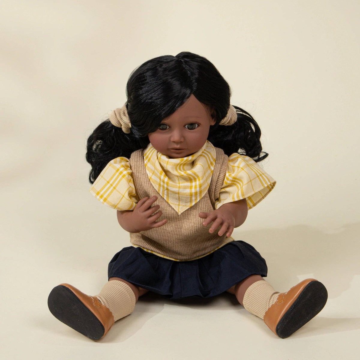 CocoFriends Olivia – 22" (56 cm) Doll